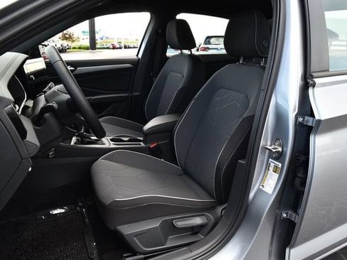 Certified 2025 Volkswagen Jetta Sport FWD image 19