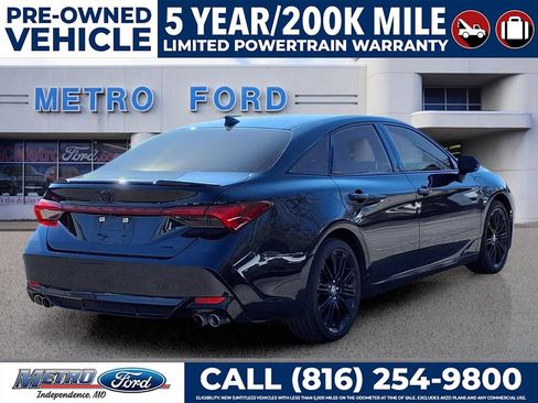 Used 2021 Toyota Avalon XSE image 3