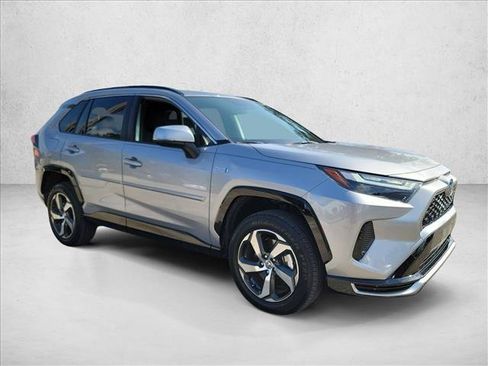 Used 2024 Toyota RAV4 SE AWD/4WD image 3