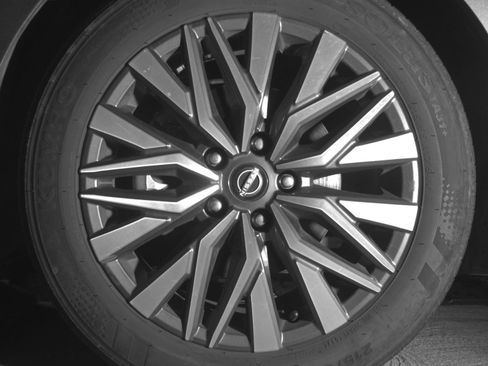 Used 2025 Nissan Altima 2.5 SV image 12