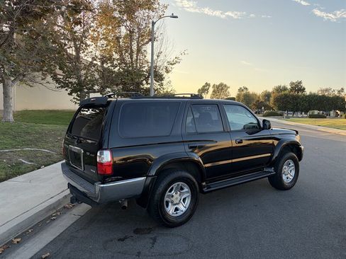 Used 2002 Toyota 4Runner SR5 w/ Leather Trim Pkg AWD/4WD image 4
