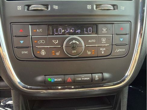 Used 2018 Dodge Grand Caravan GT FWD image 20