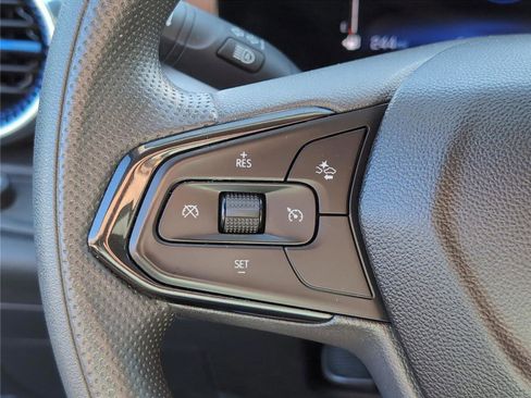 Used 2025 Chevrolet Trax LT image 25