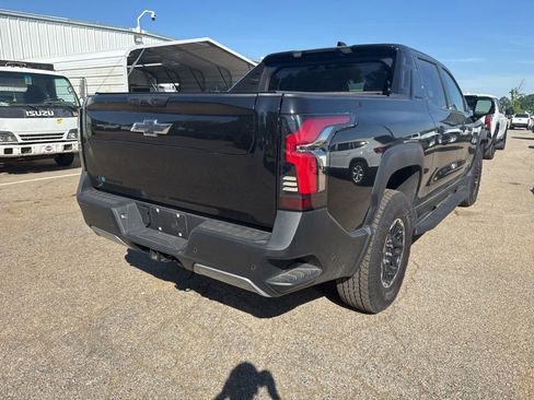 Used 2026 Chevrolet Silverado EV Trail Boss AWD/4WD image 4