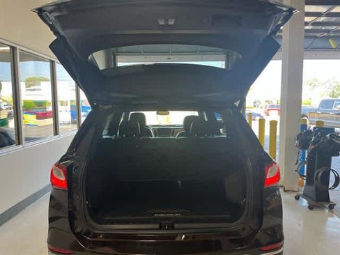 Used 2020 Chevrolet Equinox Premier image 32