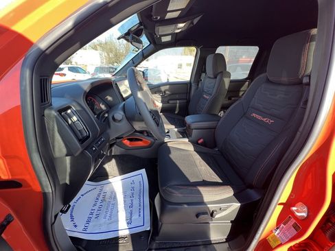 Used 2025 Nissan Frontier PRO-4X w/ Pro Convenience Package image 18