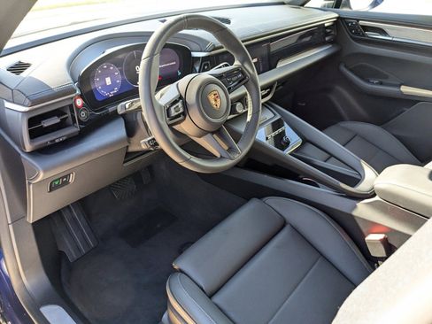 Certified 2024 Porsche Macan 4 Electric image 4