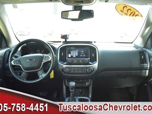 Used 2022 Chevrolet Colorado LT w/ Chrome Appearance Package AWD/4WD image 3