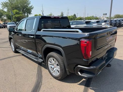 Used 2023 GMC Sierra 1500 Denali w/ Technology Package AWD/4WD image 8