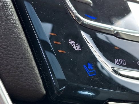 Used 2015 Cadillac XTS Luxury w/ Driver Awareness Package image 18