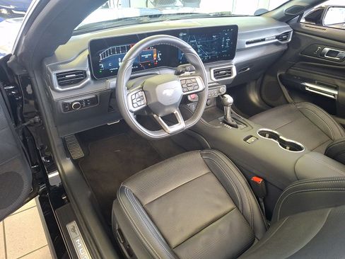 Used 2025 Ford Mustang GT Premium RWD image 7