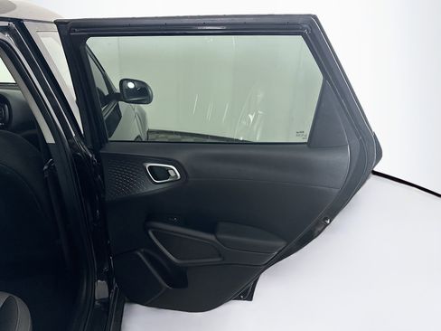 Used 2020 Kia Soul S image 29