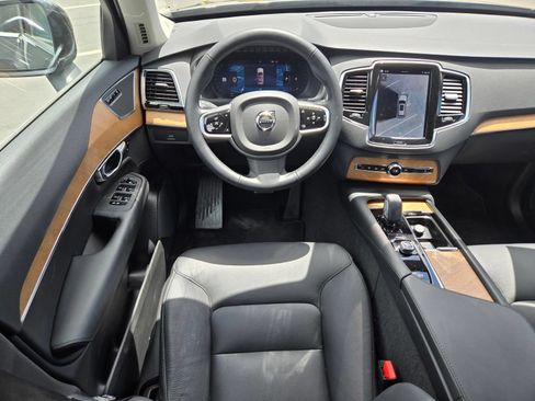 Certified 2025 Volvo XC90 B6 Plus AWD/4WD image 21