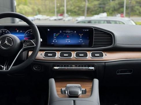 Used 2024 Mercedes-Benz GLE 450 4MATIC image 33