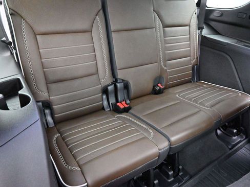 Used 2025 GMC Yukon Denali Ultimate AWD/4WD image 42