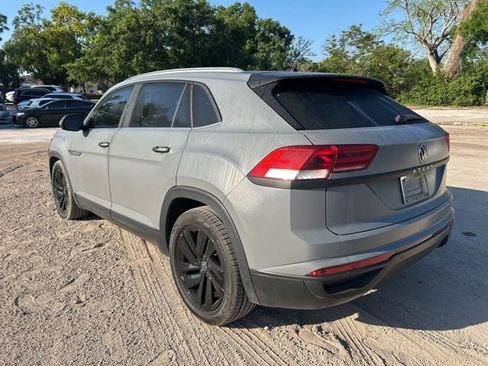 Used 2022 Volkswagen Atlas Cross Sport SE image 3