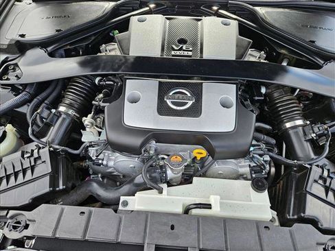 Used 2011 Nissan 370Z Roadster image 16