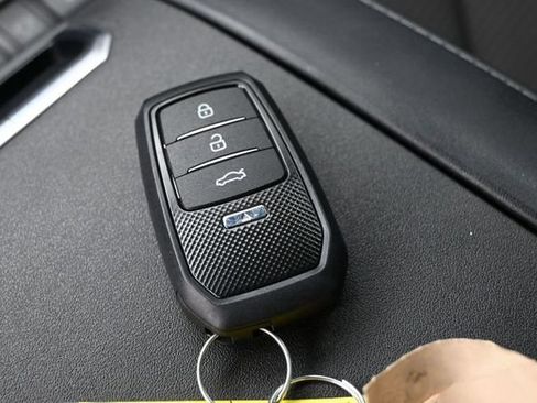 Certified 2024 Toyota Highlander LE AWD/4WD image 18