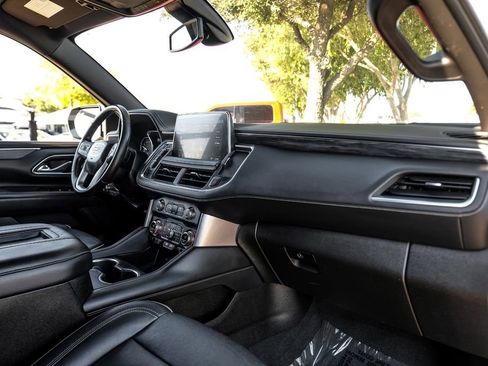 Used 2021 GMC Yukon XL SLT image 9