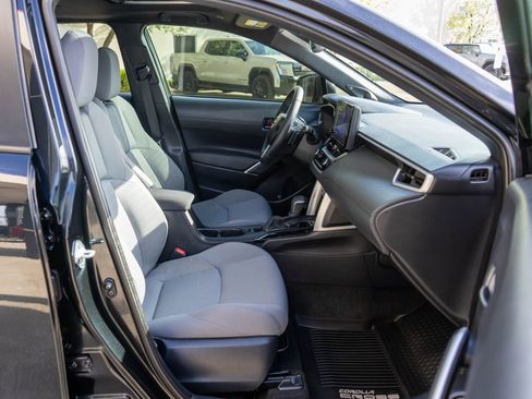 Used 2024 Toyota Corolla Cross SE w/ Moonroof Package image 10