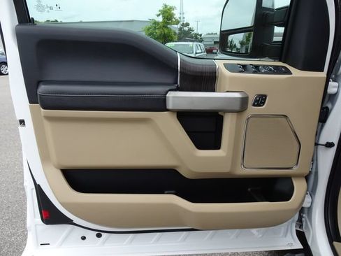 Used 2021 Ford F250 Lariat AWD/4WD image 12