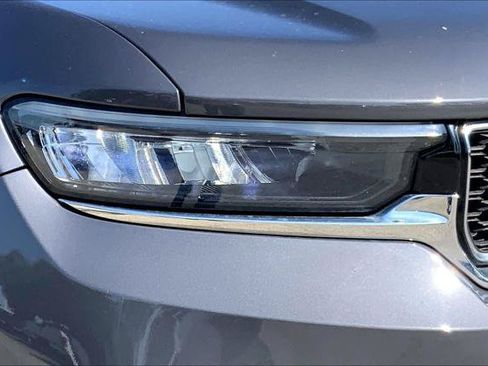 Certified 2023 Jeep Grand Cherokee Limited AWD/4WD image 24
