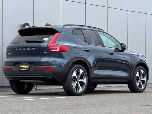 New 2026 Volvo XC40 B4 Plus w/ Climate Package image 5