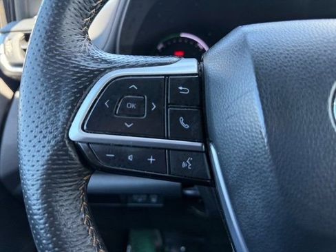 Used 2024 Toyota Sienna XLE Woodland Edition image 15