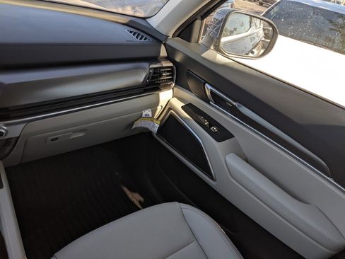 Used 2025 Kia Telluride S image 14