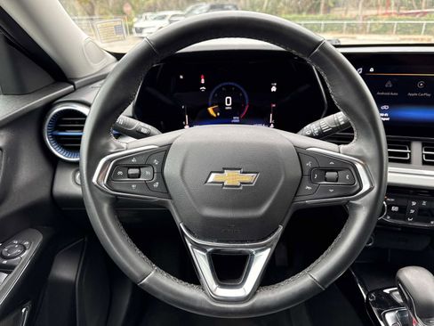 Used 2024 Chevrolet Trax LT w/ Driver Confidence Package image 14