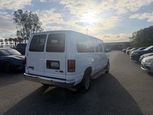 Used 2013 Ford E-350 and Econoline 350 XLT RWD image 3