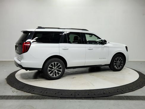 Used 2025 Ford Expedition Platinum AWD/4WD image 9