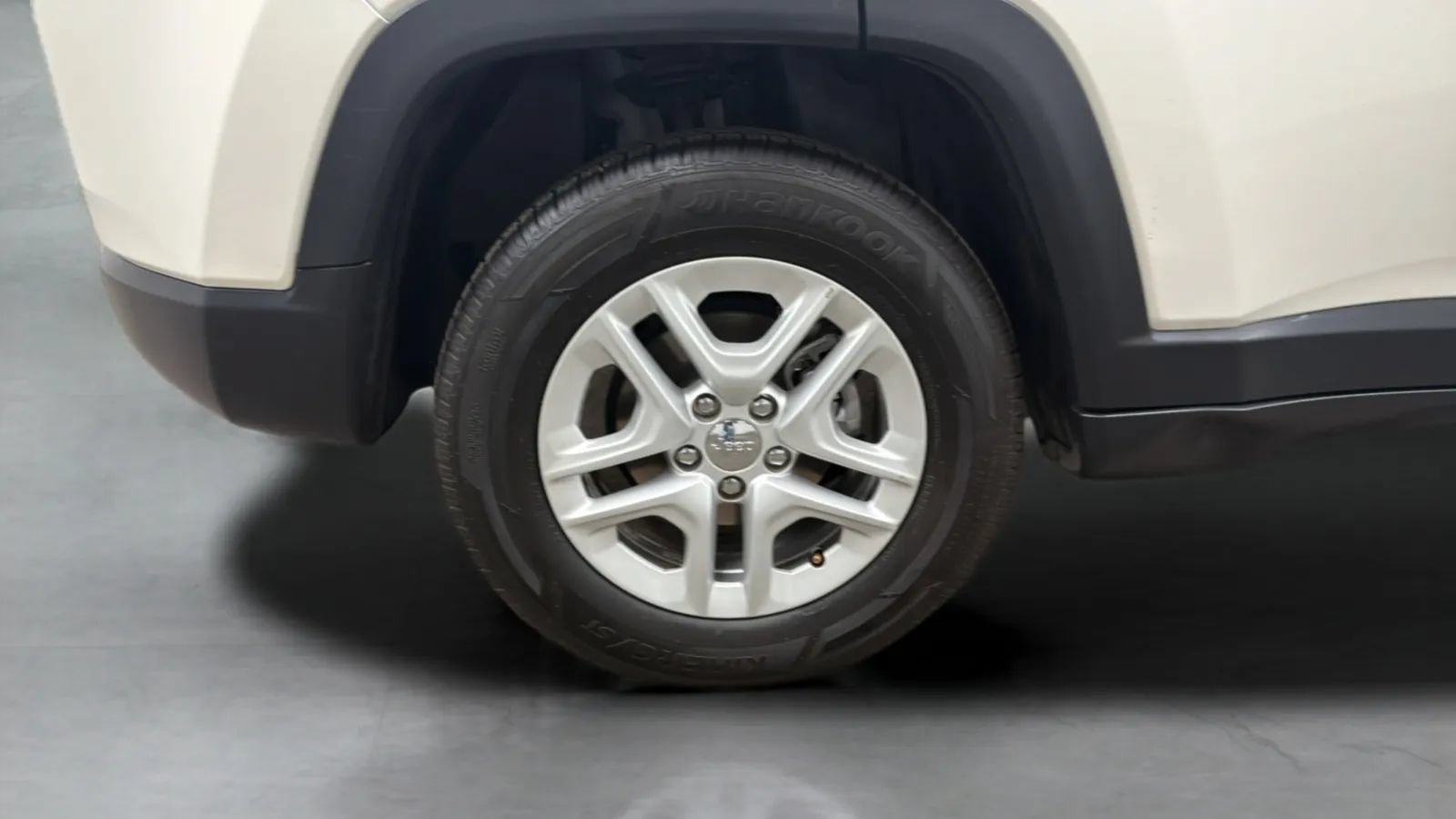 Used 2018 Jeep Compass Sport w/ Tech Group FWD image 26