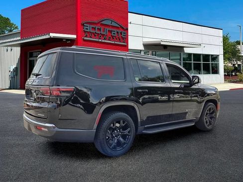 Used 2022 Jeep Wagoneer Series II RWD image 5