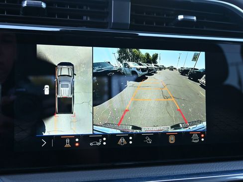 Used 2025 GMC Sierra 1500 Denali AWD/4WD image 13
