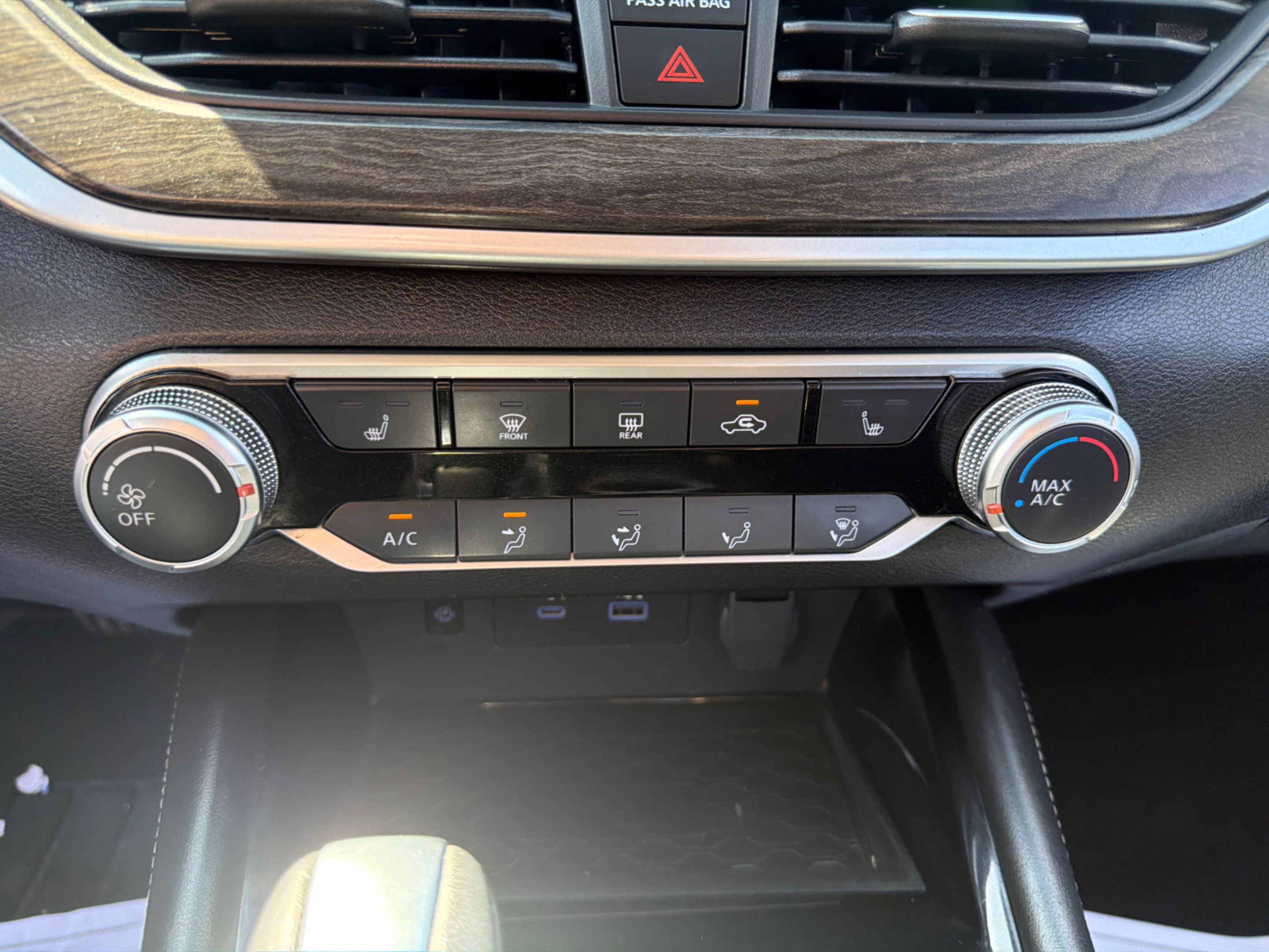 Used 2023 Nissan Altima 2.5 SV w/ SV Premium Package FWD image 28