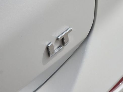 Used 2022 Chevrolet Equinox LT FWD image 9