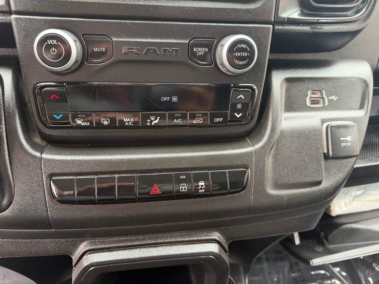 Used 2023 RAM ProMaster 2500 FWD image 21