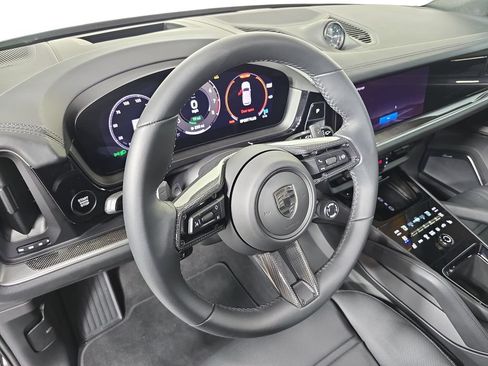 Certified 2026 Porsche Cayenne Turbo AWD/4WD image 4