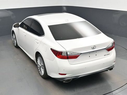 Used 2016 Lexus ES 350 w/ Luxury Package w/Wood Trim image 23