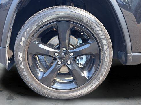 Used 2013 Jeep Grand Cherokee Altitude AWD/4WD image 19