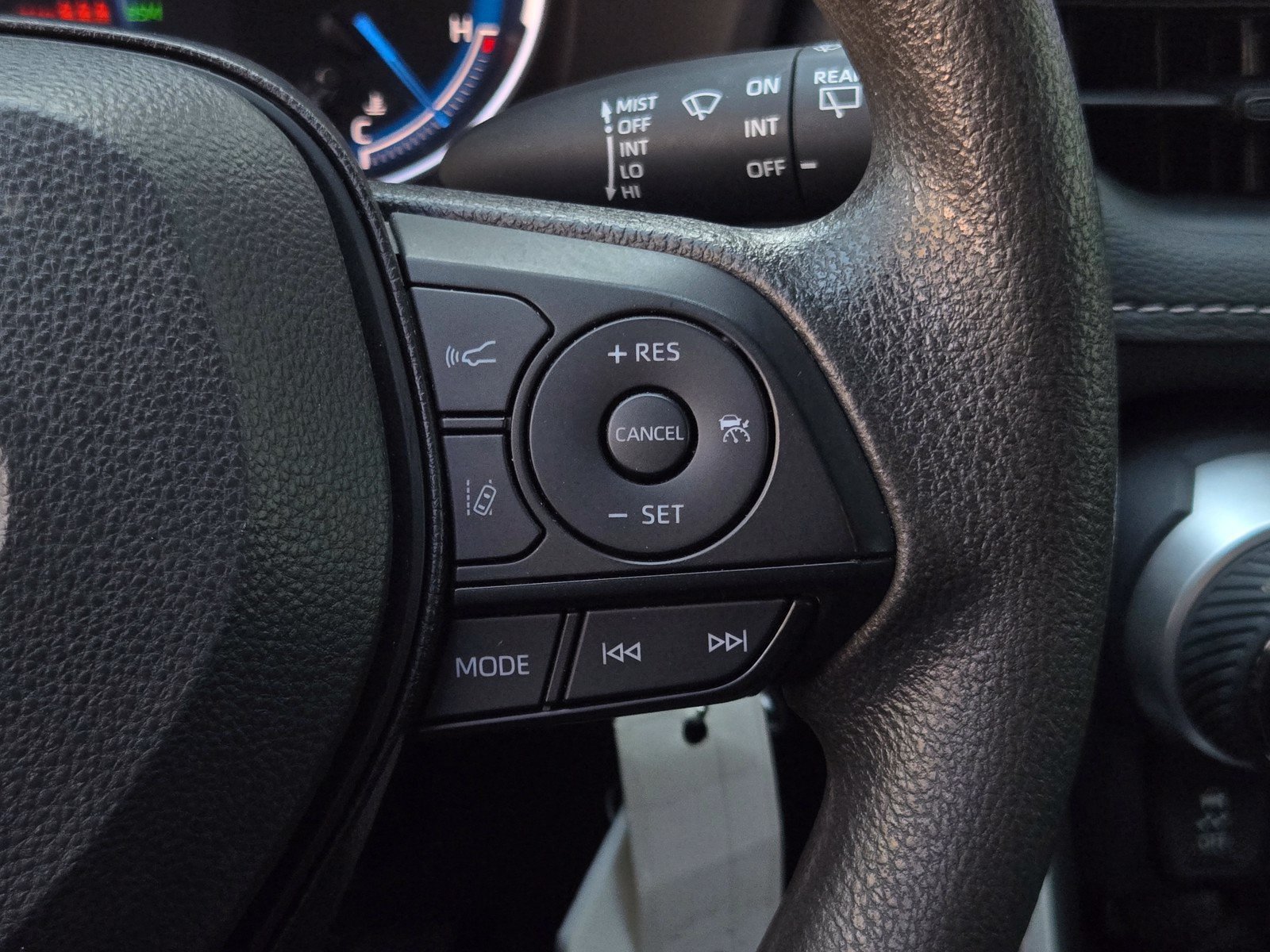 Certified 2024 Toyota RAV4 LE AWD/4WD image 19