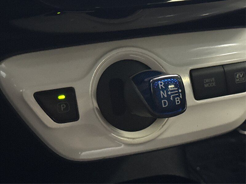 Used 2018 Toyota Prius Three FWD image 21