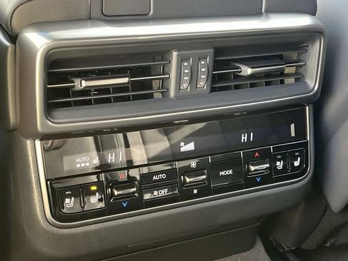 Certified 2024 Lexus LX 600 4WD w/ Appearance Package image 19