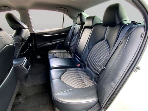 Used 2021 Toyota Camry SE FWD image 20