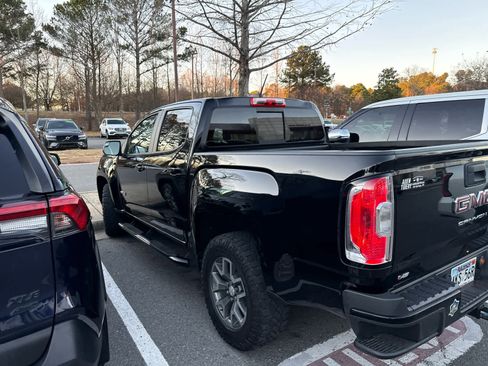 Used 2022 GMC Canyon AT4 w/ Trailering Package image 4