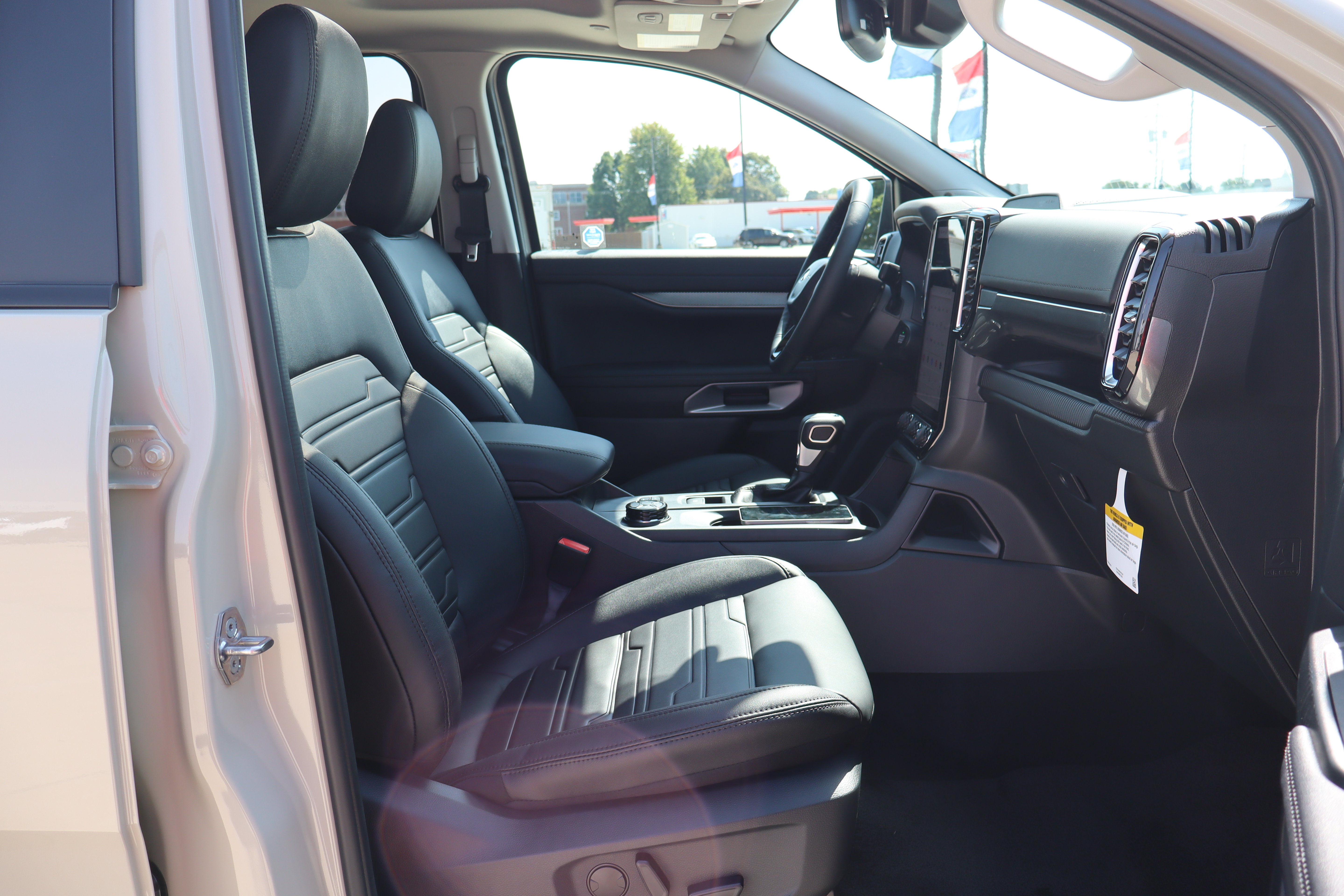 New 2026 Ford Ranger Lariat w/ FX4 Off-Road Package AWD/4WD image 12