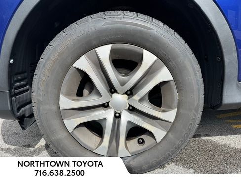 Used 2014 Toyota RAV4 LE AWD/4WD image 9