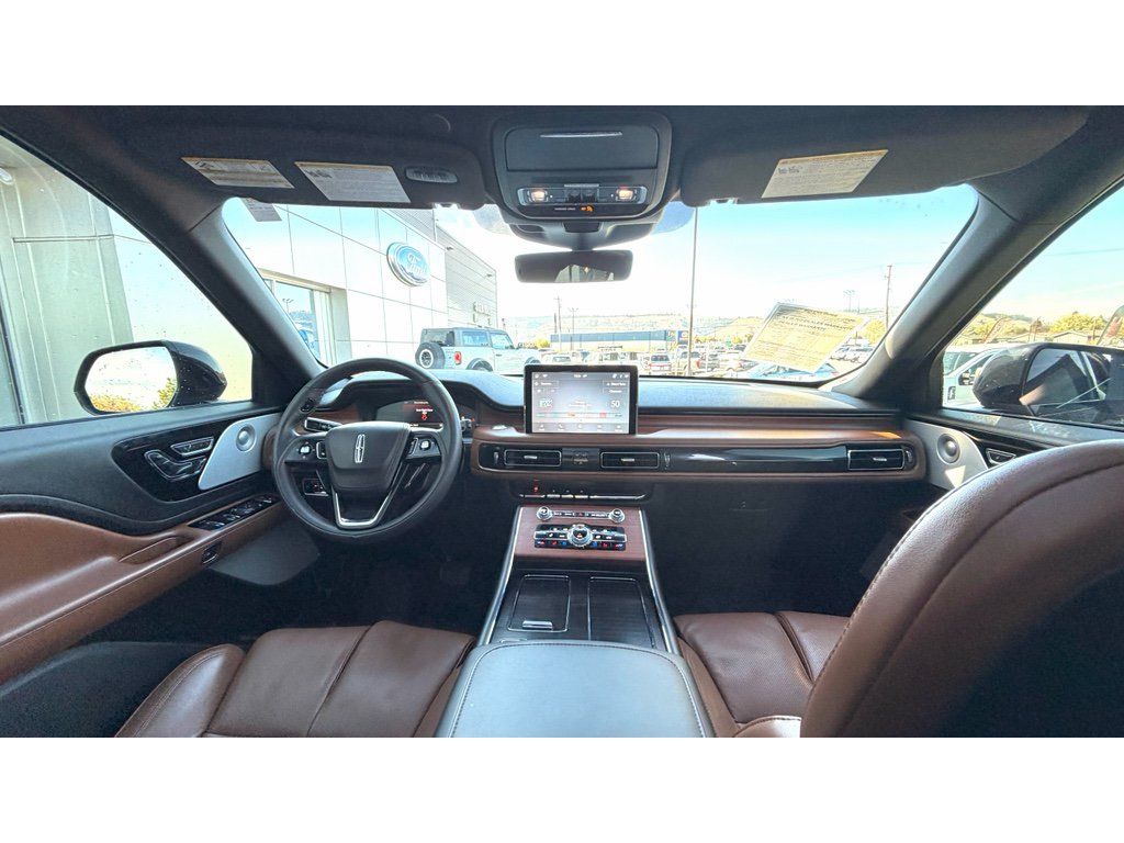 Used 2023 Lincoln Aviator Reserve w/ Equipment Group 201A RWD image 13