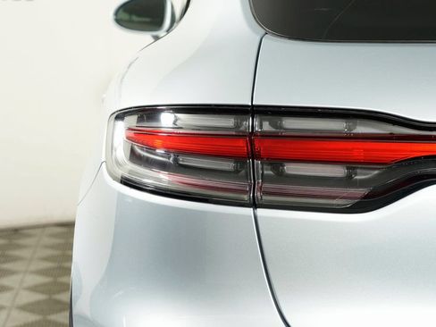 Used 2026 Porsche Macan AWD/4WD image 12